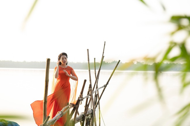 Sao Mai Huyền Trang ra mắt MV 'Bến sông đợi chờ' nhân Ngày 27/7 - Ảnh 4.