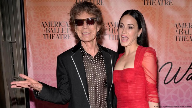 Thủ lĩnh Rolling Stones Mick Jagger tròn 80 tuổi - Từ kẻ nổi loạn trở thành hiệp sĩ - Ảnh 8.