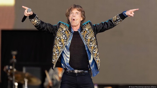 Thủ lĩnh Rolling Stones Mick Jagger tròn 80 tuổi - Từ kẻ nổi loạn trở thành hiệp sĩ - Ảnh 10.