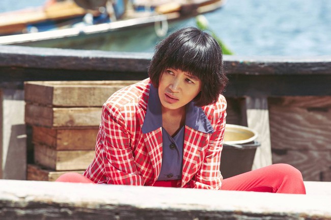 'Chị đại' Kim Hye Soo đang 'khuynh đảo' màn bạc phim 'Smugglers' - Ảnh 4.