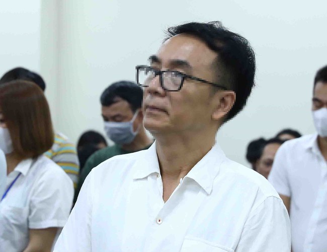 Cựu Phó Cục trưởng Cục Quản lý thị trường Trần Hùng bị phạt 9 năm tù về tội 'Nhận hối lộ” - Ảnh 1.