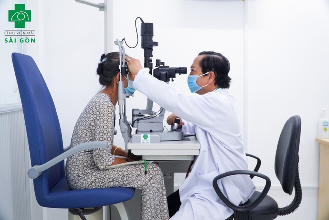 Hướng dẫn chăm sóc mắt khi bị viêm bờ mi - Ảnh 1.