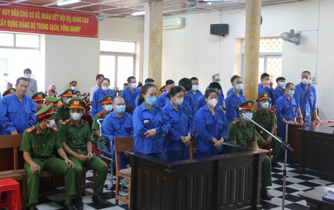 Hoãn phiên tòa xét xử 'trùm buôn lậu' Nguyễn Thị Kim Hạnh cùng 24 đồng phạm - Ảnh 2.