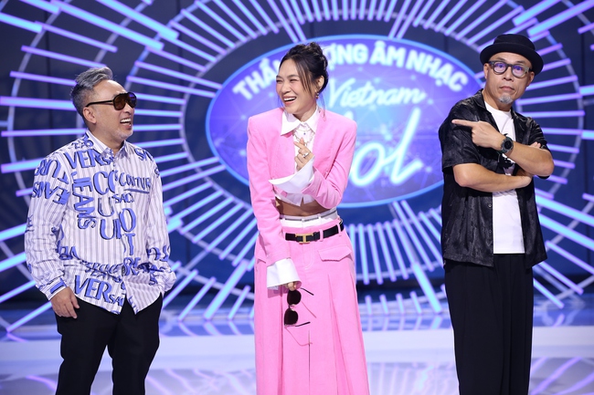 Vietnam Idol 2023 tập 4: Mỹ Tâm ‘không kiềm chế’, một thí sinh bị yêu cầu ‘ngừng hát’ - Ảnh 1.