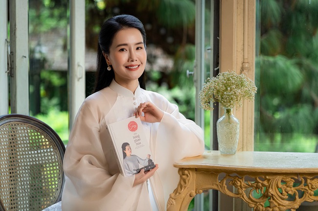 Thăng hoa trong đêm ra mắt cuốn sách 'Sống như bông pháo hoa' của Ruby Nguyen - Ảnh 3.