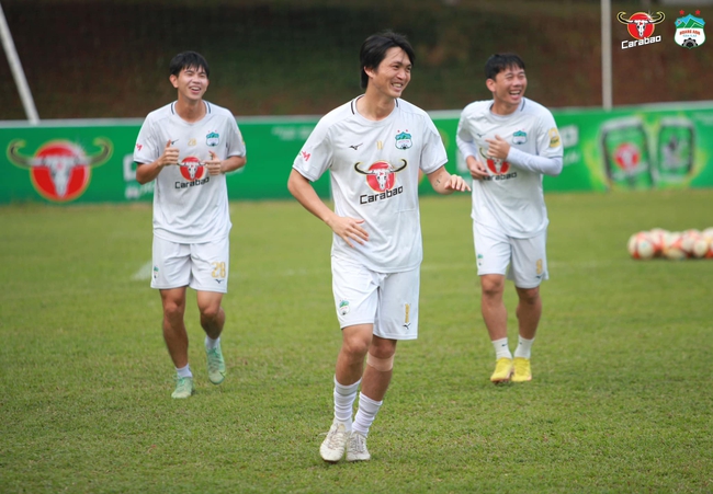 3 ngôi sao rời HAGL đua vô địch V-League, Tuấn Anh và Minh Vương tiếp tục dành ‘thanh xuân để trụ hạng’ - Ảnh 5.