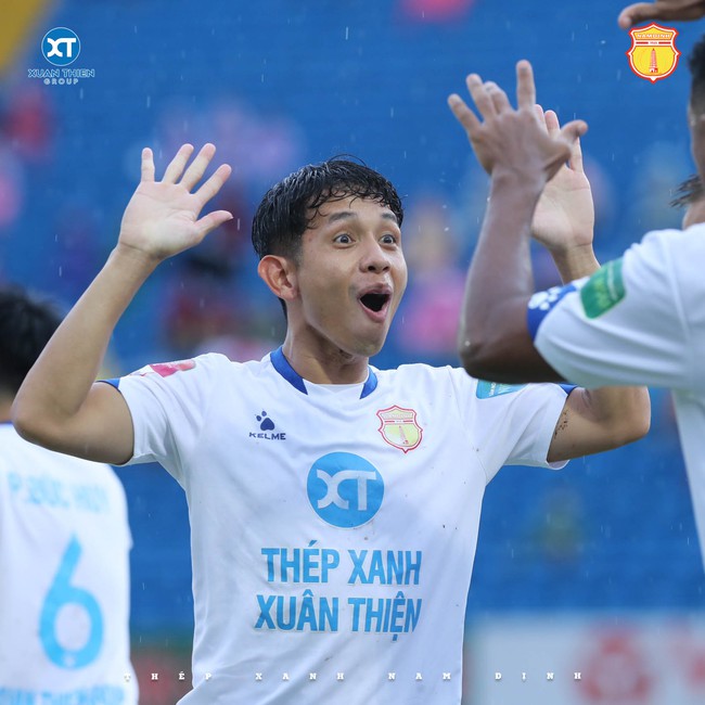 3 ngôi sao rời HAGL đua vô địch V-League, Tuấn Anh và Minh Vương tiếp tục dành ‘thanh xuân để trụ hạng’ - Ảnh 3.