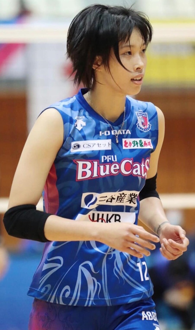 Thanh Thúy đã chơi 2 mùa cho CLB PFU Blue Cats của Nhật Bản và cô còn hợp đồng với đội này đến hết mùa 2023-2024