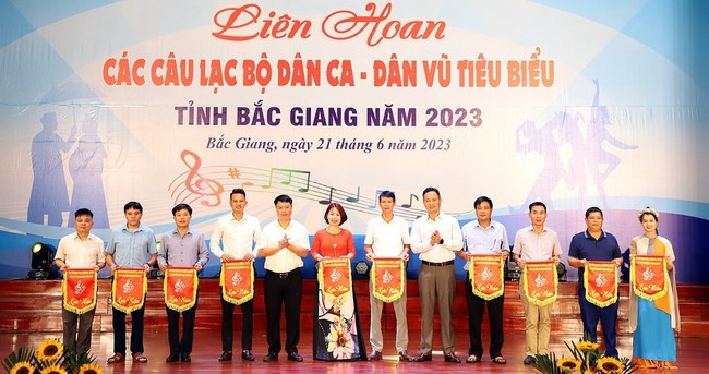 Bắc Giang: Liên hoan các câu lạc bộ dân ca, dân vũ tiêu biểu năm 2023 - Ảnh 1.