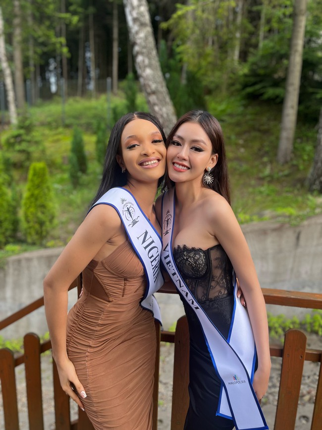 Nhan sắc sáng bừng của Đặng Thanh Ngân giữa dàn thí sinh Miss Supranational 2023 - Ảnh 1.