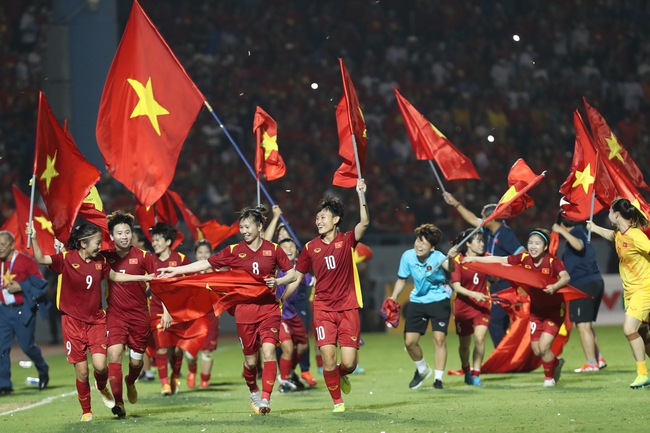Bóng lăn trên bàn phím: CĐV Việt Nam phấn khích trước thềm World Cup nữ - Ảnh 1.