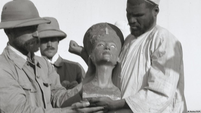 Bức tượng bán thân Nefertiti: 'Nữ hoàng' bí ẩn, cuốn hút suốt 3.500 năm - Ảnh 4.