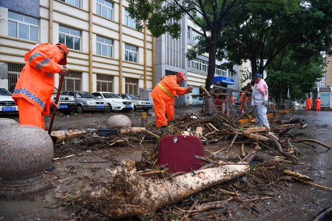 Trung Quốc: Số người thiệt mạng do mưa lũ tại Bắc Kinh tăng lên 11 người - Ảnh 3.