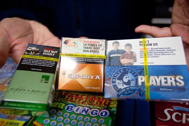 Canada áp dụng quy định mới cảnh báo tác hại của thuốc lá - Ảnh 1.
