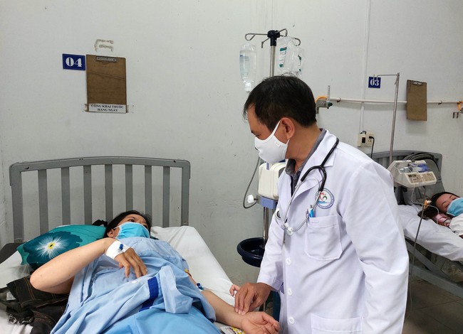 Gần 500 ca sốt xuất huyết mỗi tuần ở Hà Nội - Ảnh 1.