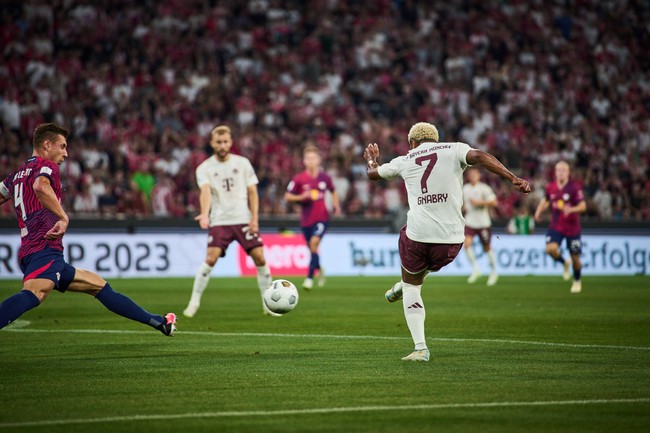 Harry Kane ra mắt đáng quên tại Bayern Munich với trận cầu 'thảm họa' - Ảnh 2.
