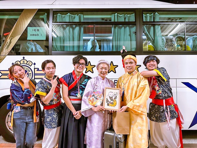 Đội núi trúc Sakura Yosakoi tham gia lễ hội tại Kochi, Nhật Bản  - Ảnh 4.