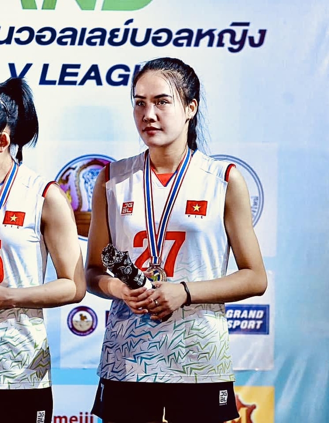 Đinh Thị Thúy: Ngôi sao có sự nghiệp lận đận nhất bóng chuyền nữ Việt Nam - Ảnh 4.
