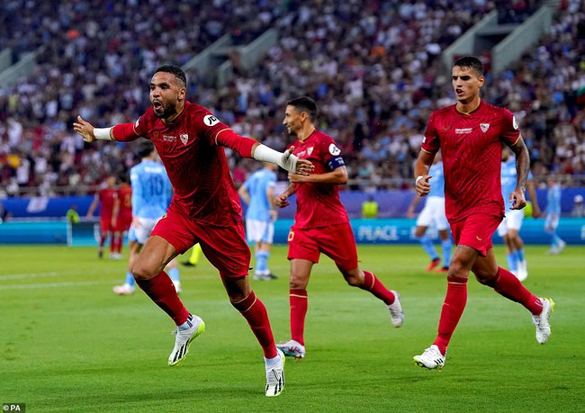 Thắng kịch tính Sevilla trên loạt 'đấu súng', Man City lần đầu giành Siêu cúp châu Âu - Ảnh 3.