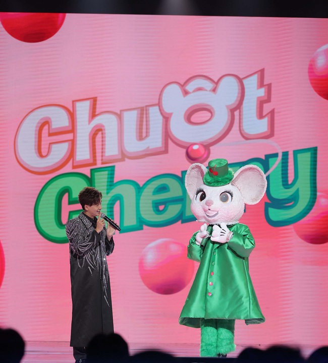 Ca sĩ mặt nạ 2 tập 3: Chuột Cherry ‘mê trai’, Madame Vịt là Hòa Minzy? - Ảnh 7.