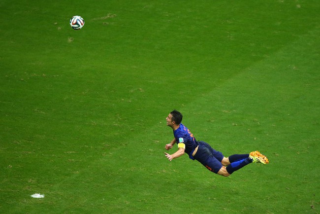 Tiền đạo V-League lập 2 siêu phẩm trong 1 trận: Bàn đầu được so với Van Persie, bàn thứ 2 móc bóng ‘ảo diệu’ - Ảnh 3.