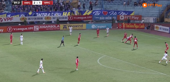 Tiền đạo V-League lập 2 siêu phẩm trong 1 trận: Bàn đầu được so với Van Persie, bàn thứ 2 móc bóng ‘ảo diệu’ - Ảnh 6.
