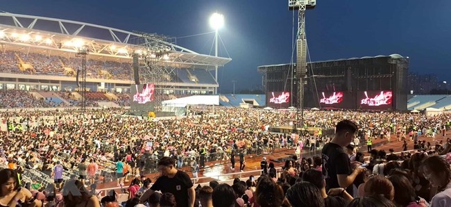 Bức ảnh về sân Mỹ Đình sau concert của Blackpink do Thành Lương đăng tải 'gây bão' trên facebook - Ảnh 3.