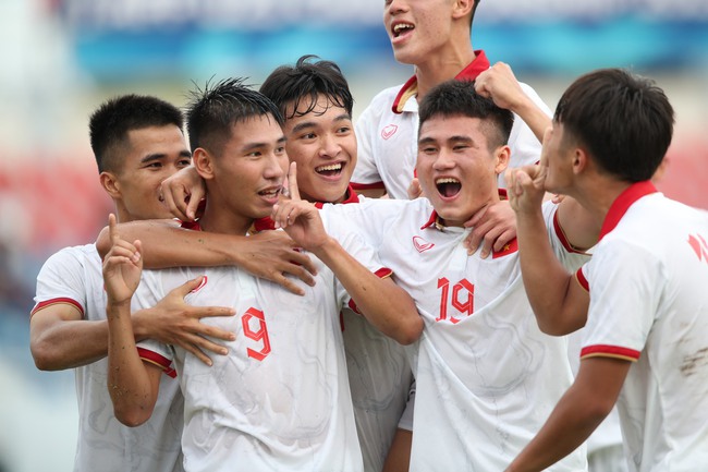 Thắng thuyết phục Lào, U23 Việt Nam đặt một chân vào bán kết U23 Đông Nam Á - Ảnh 3.
