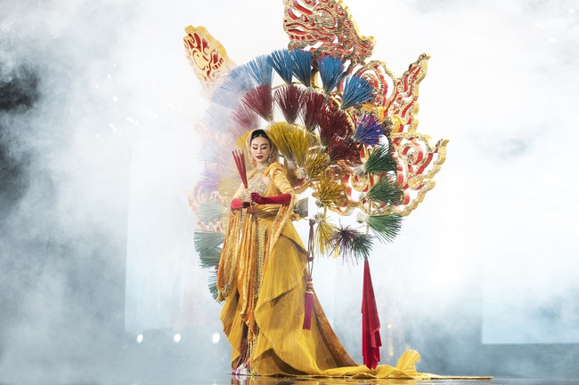 Đạo diễn Hoàng Nhật Nam: Muốn tạo bản sắc khác biệt cho đêm thi National Costume - Ảnh 1.
