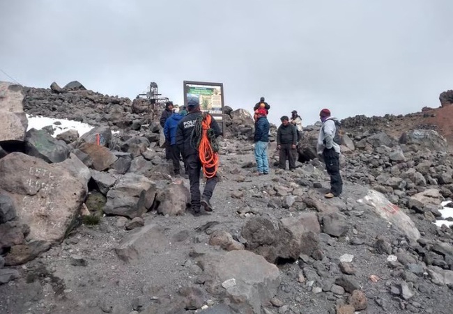 4 nhà leo núi thiệt mạng khi chinh phục ngọn núi cao nhất Mexico - Ảnh 1.