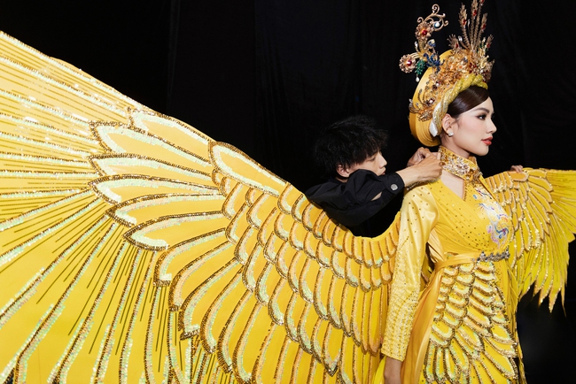 Những bộ trang phục dân tộc gần 1 tỉ đồng ở Miss Grand Vietnam 2023 - Ảnh 5.