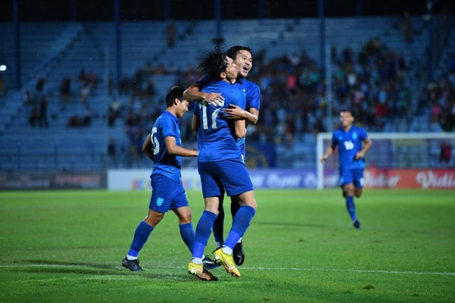 Thắng Campuchia bằng 2 bàn phản lưới, U23 Thái Lan chính thức giành vé vào bán kết U23 Đông Nam Á - Ảnh 2.