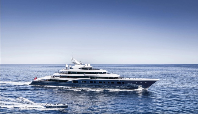 Siêu du thuyền 150 triệu USD cùng loạt tài sản của gia đình bạn trai Lisa Blackpink - Ảnh 5.
