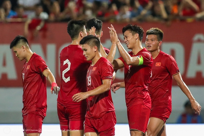 Đội tuyển Việt Nam của HLV Troussier tái đấu Trung Quốc, gặp toàn đối thủ mạnh trong tháng 10 - Ảnh 2.