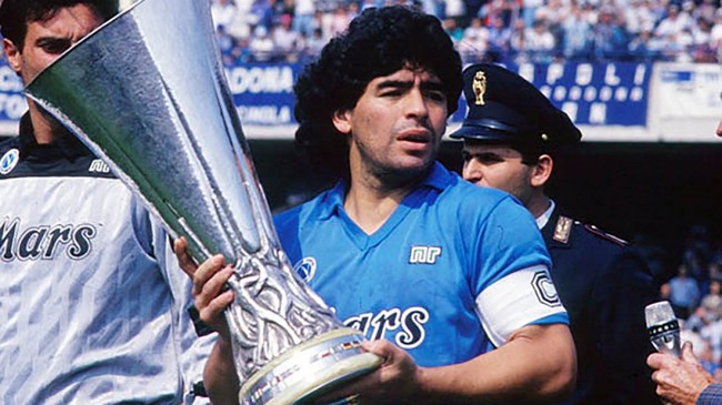 1000 ngày từ khi Diego Maradona qua đời: Ma túy, mafia, Chúa trời và niềm kiêu hãnh của Napoli  - Ảnh 6.