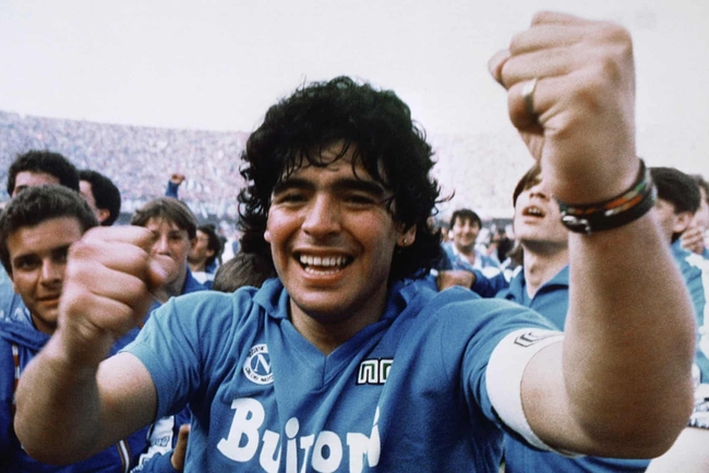 1000 ngày từ khi Diego Maradona qua đời: Ma túy, mafia, Chúa trời và niềm kiêu hãnh của Napoli  - Ảnh 3.