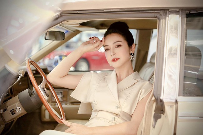 Hoa hậu Jennifer Phạm chọn đầm tôn eo, diện đẹp từ công sở tới đi chơi - Ảnh 10.