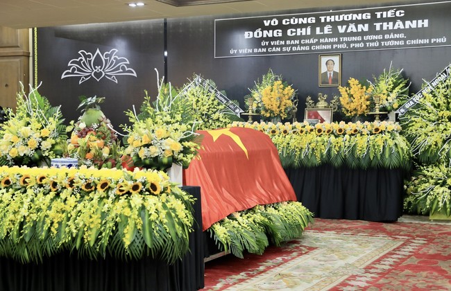 Lễ tang Phó Thủ tướng Lê Văn Thành - Ảnh 2.