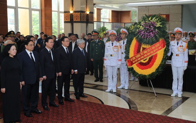 Lễ tang Phó Thủ tướng Lê Văn Thành - Ảnh 4.
