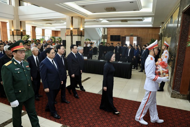 Lễ tang Phó Thủ tướng Lê Văn Thành - Ảnh 5.