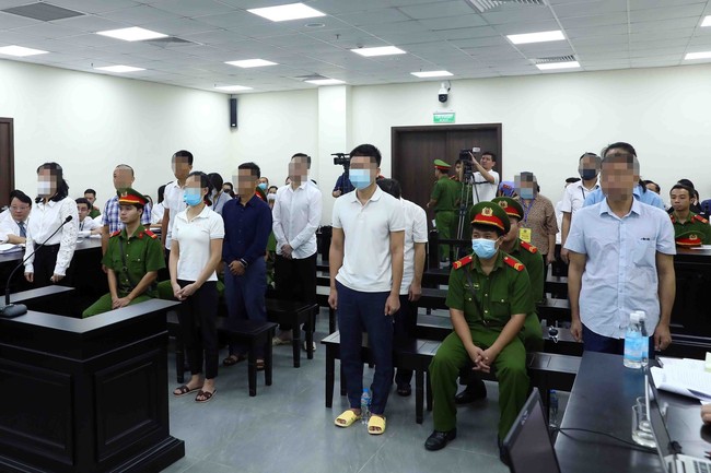 Cựu Chủ tịch UBND thành phố Hà Nội Nguyễn Đức Chung hầu Tòa trong vụ án thứ tư - Ảnh 2.
