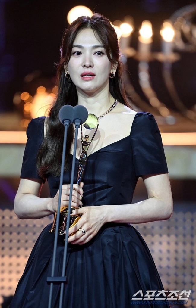 Sự nổi bật của Song Hye Kyo và dàn mỹ nhân Hàn với vẻ đẹp không tuổi - Ảnh 3.