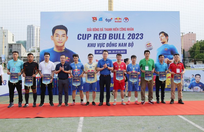 16 đội tranh tài tại Giải bóng đá Thanh niên công nhân Cup Red Bull 2023 cụm Đông Nam Bộ - Ảnh 1.