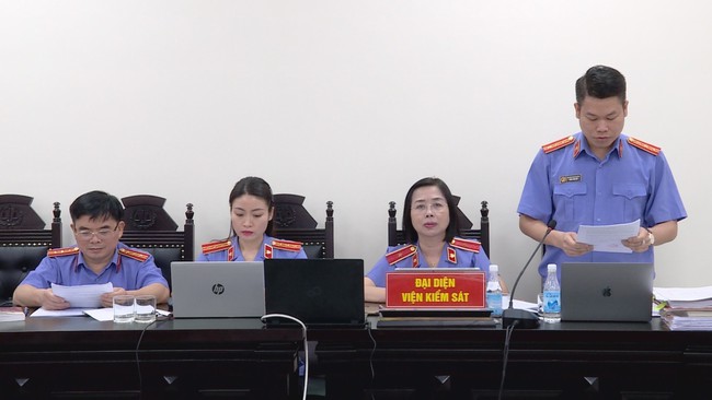 Cựu Chủ tịch UBND thành phố Hà Nội Nguyễn Đức Chung bị đề nghị từ 2-3 năm tù - Ảnh 1.