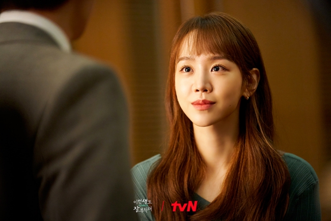 Từ nữ phụ tầm thường đến ngôi sao chói lọi: Shin Hye Sun trở lại với phim 'Target' - Ảnh 9.
