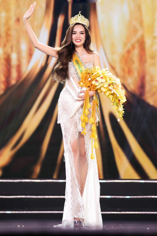 Chị Hằng biên tập - Lê Hoàng Phương diện váy Lê Ngọc Lâm khi đăng quang Miss Grand Vietnam 2023 - Ảnh 2.