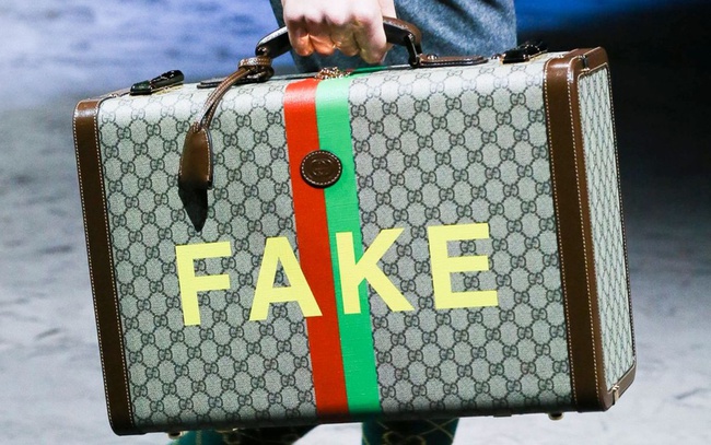 Hàn Quốc tịch thu hàng hiệu fake trị giá 30 tỷ won - Ảnh 1.