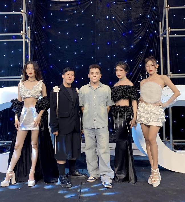 NTK Châu Đại Hải vừa ra mắt BST thời trang Super Star - Ảnh 3.