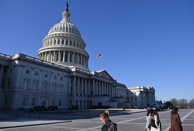 Mỹ: Phong tỏa tòa nhà Thượng viện - Ảnh 1.