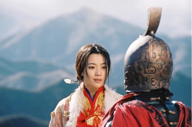 Kim Hee Sun tái hợp Thành Long đóng 'Thần thoại 2' - Ảnh 2.